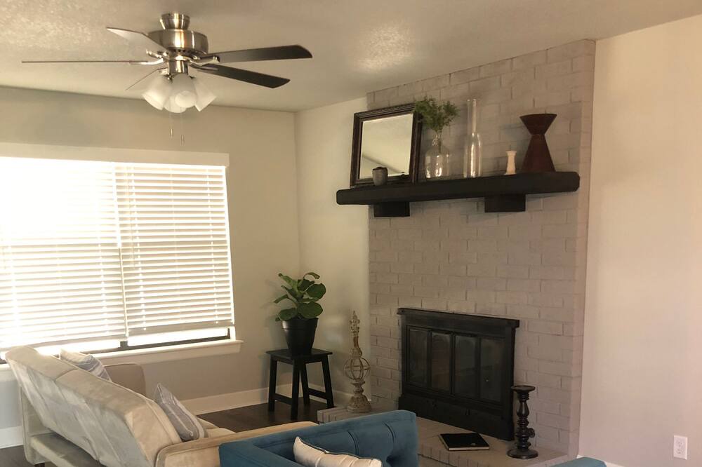 Photo of Livingroom in Lowell