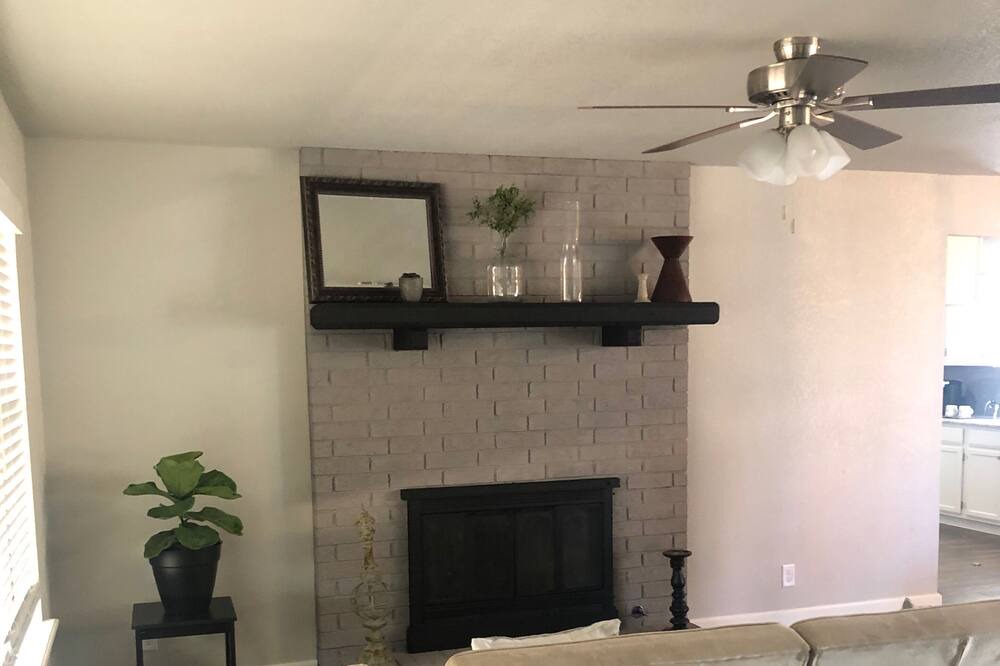 Photo of Livingroom in Lowell