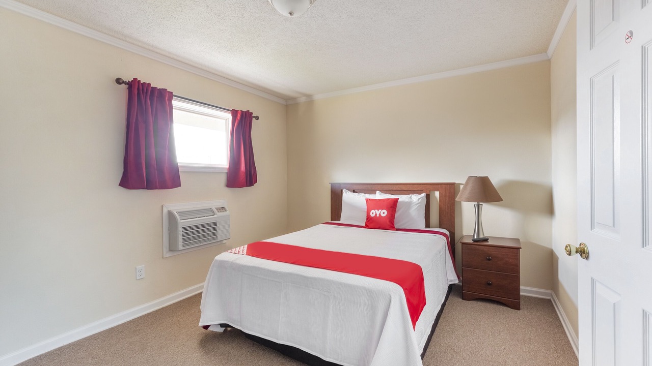 Photo of Bedroom in Cave City