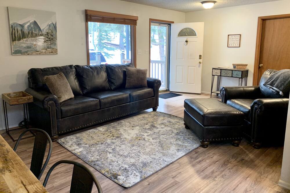 Photo of Livingroom in Spring Valley