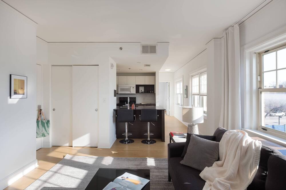 Photo of Livingroom in Midtown - Westport