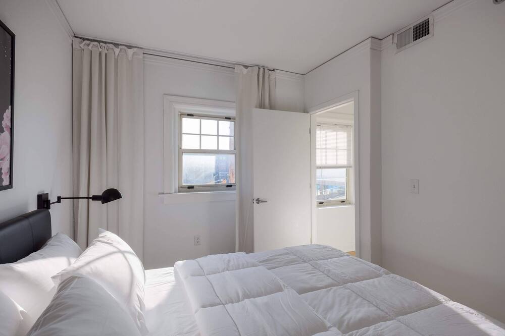 Photo of Bedroom in Midtown - Westport