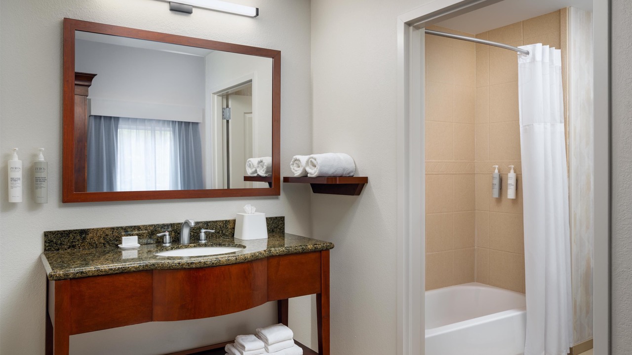 Photo of Bathroom in Farragut