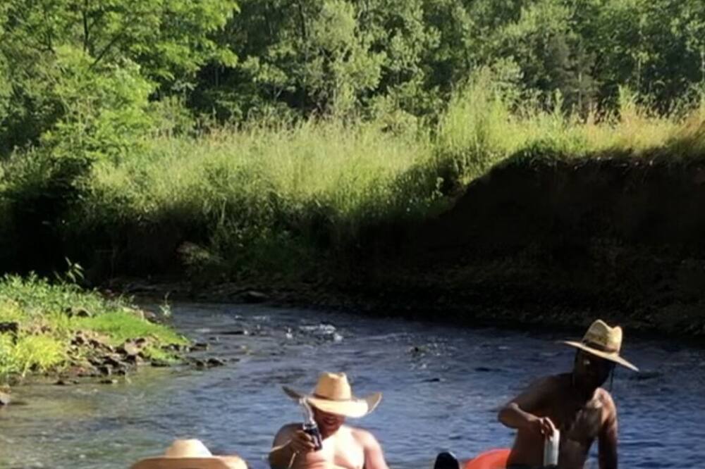 Photo of Others in White Bluff