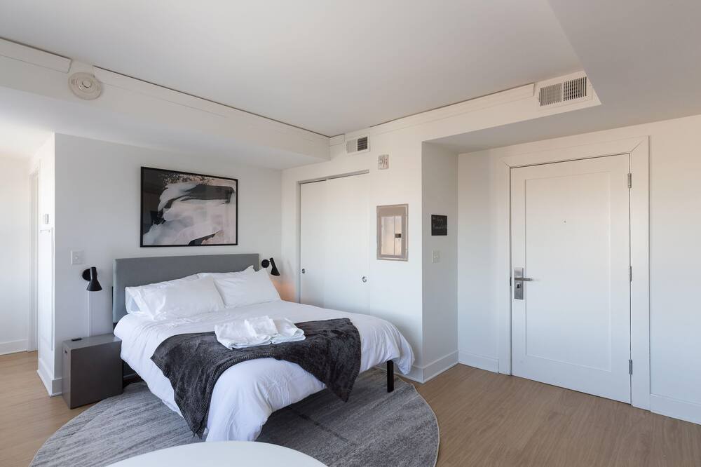 Photo of Bedroom in Midtown - Westport