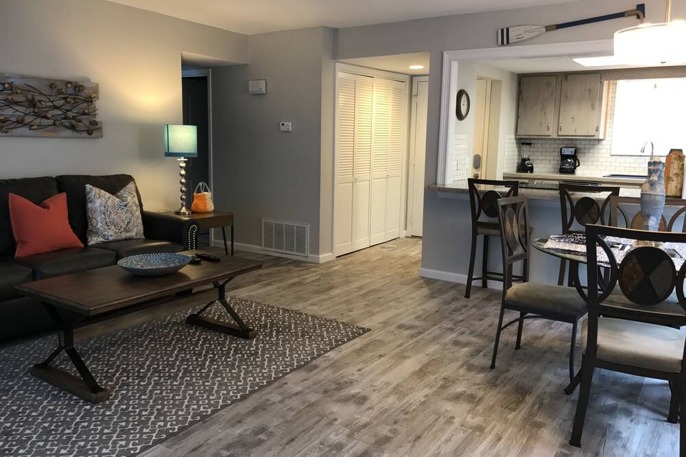 Photo of Livingroom in Lake Hamilton
