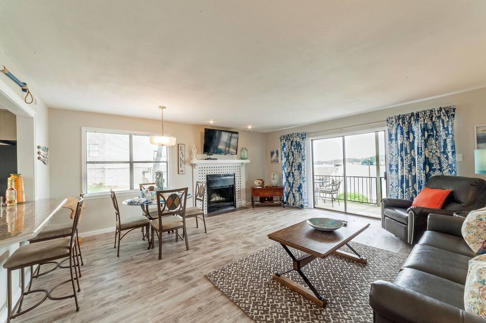 Photo of Livingroom in Lake Hamilton