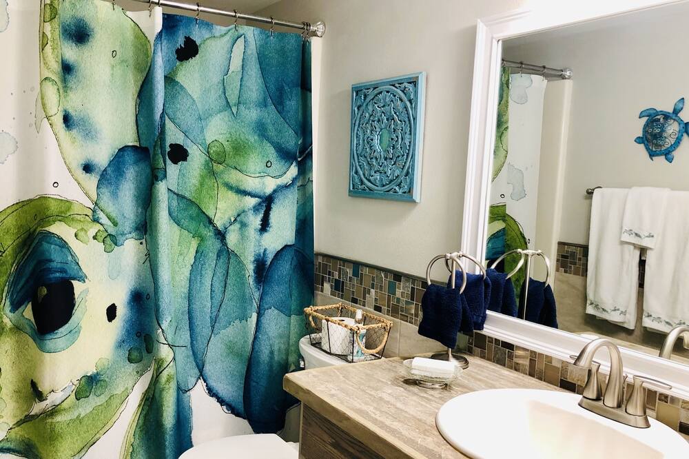 Photo of Bathroom in Lake Hamilton