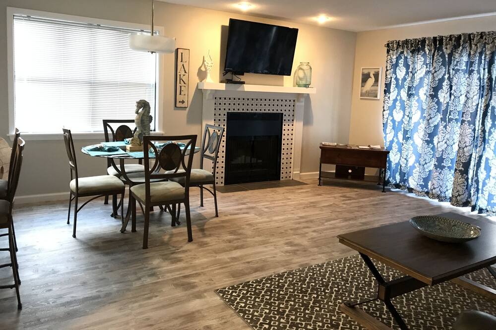 Photo of Livingroom in Lake Hamilton