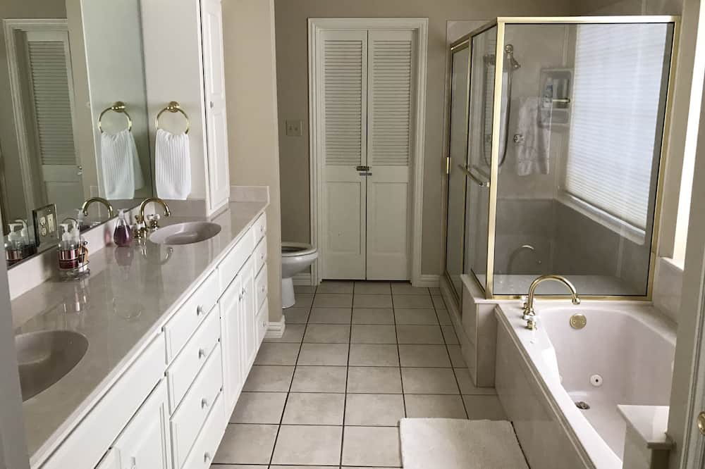 Photo of Bathroom in Alba