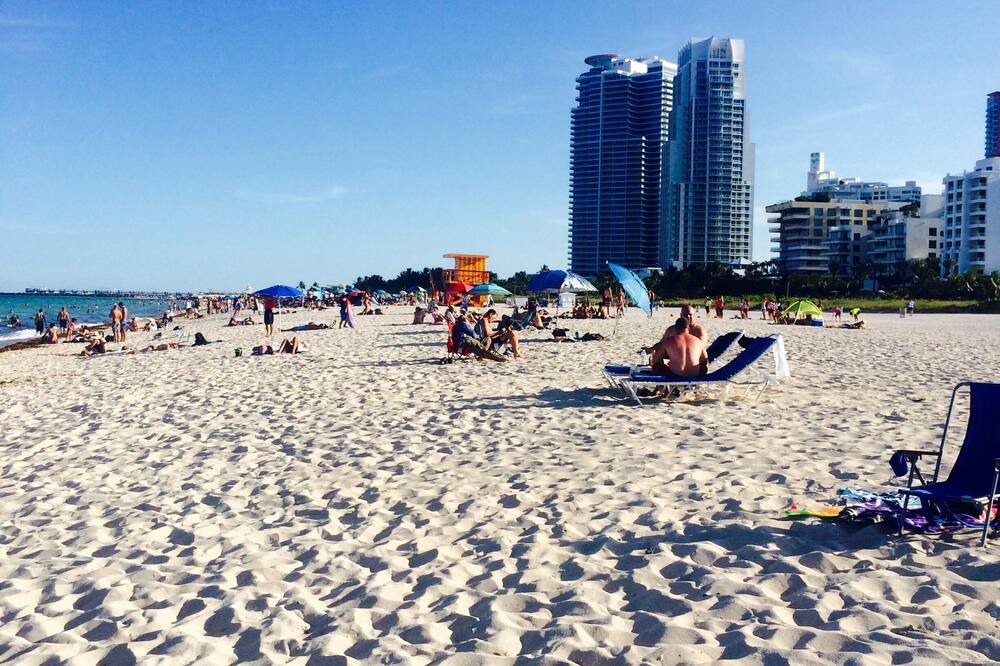 Photo of Others in South of Fifth