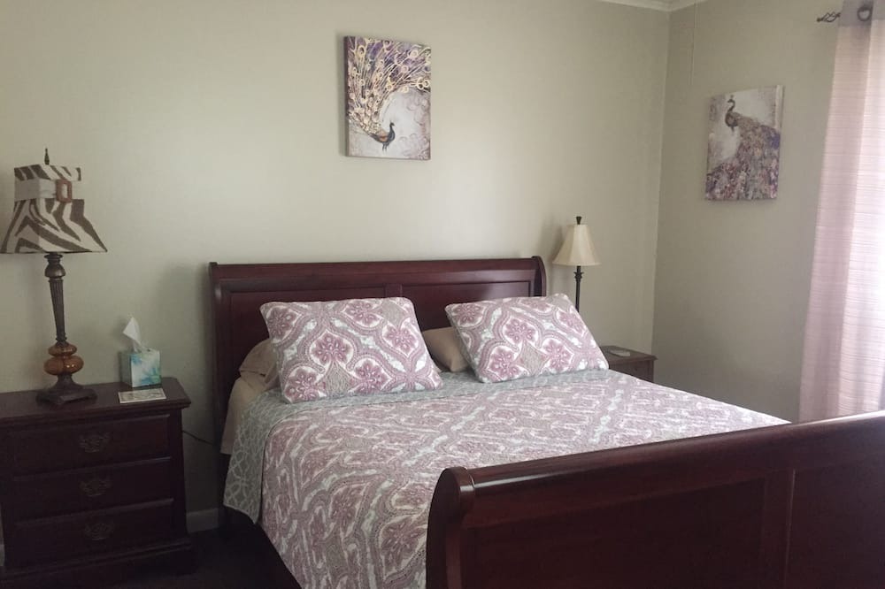 Photo of Bedroom in Avinger
