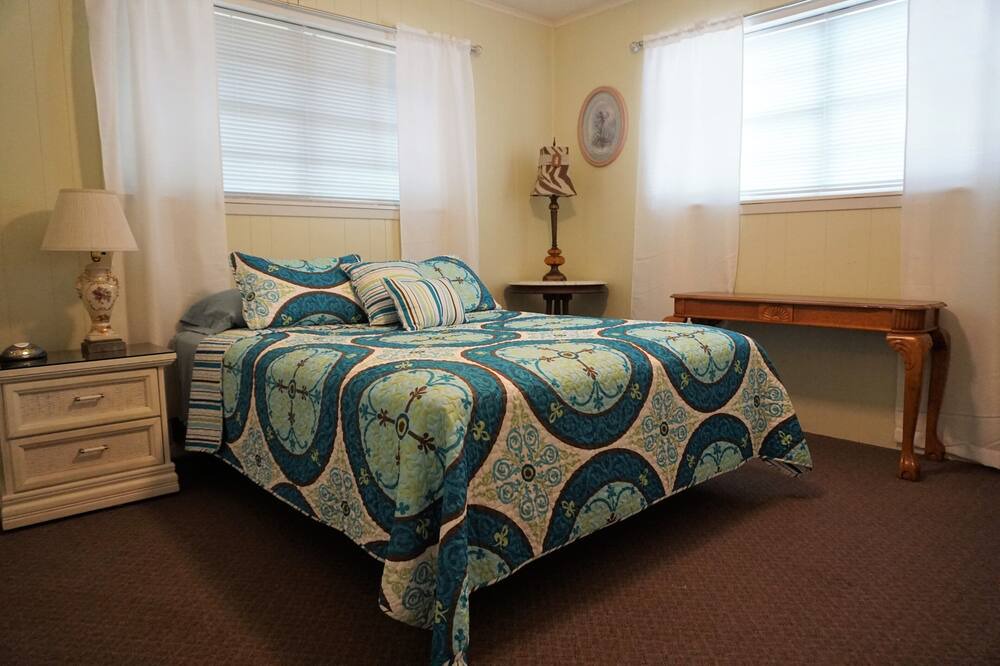Photo of Bedroom in Avinger