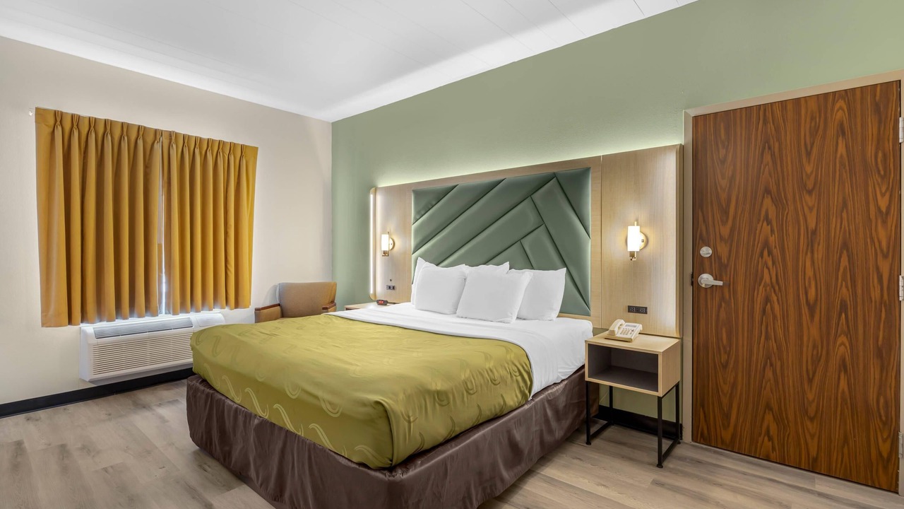 Photo of Bedroom in Monterey