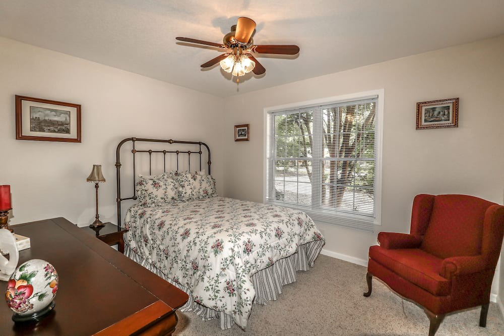 Photo of Bedroom in Hot Springs Village