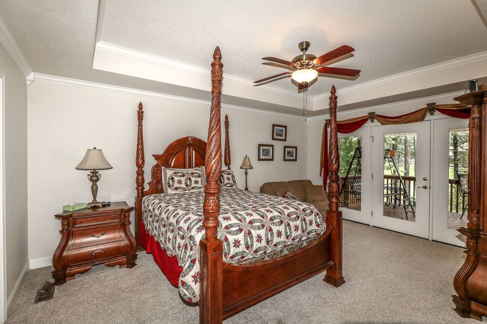 Photo of Bedroom in Hot Springs Village