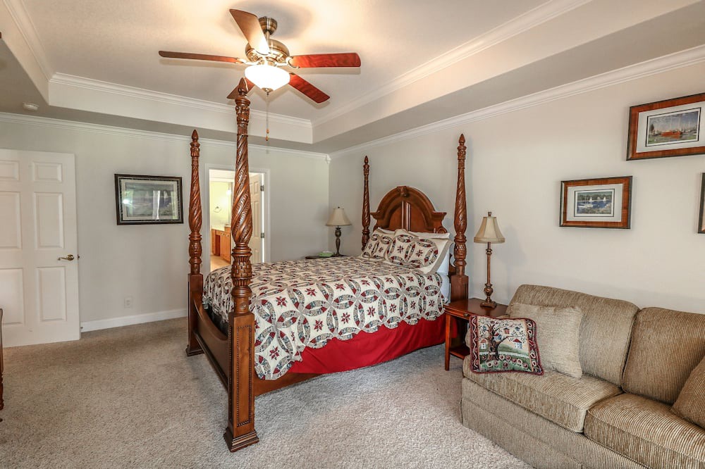 Photo of Bedroom in Hot Springs Village