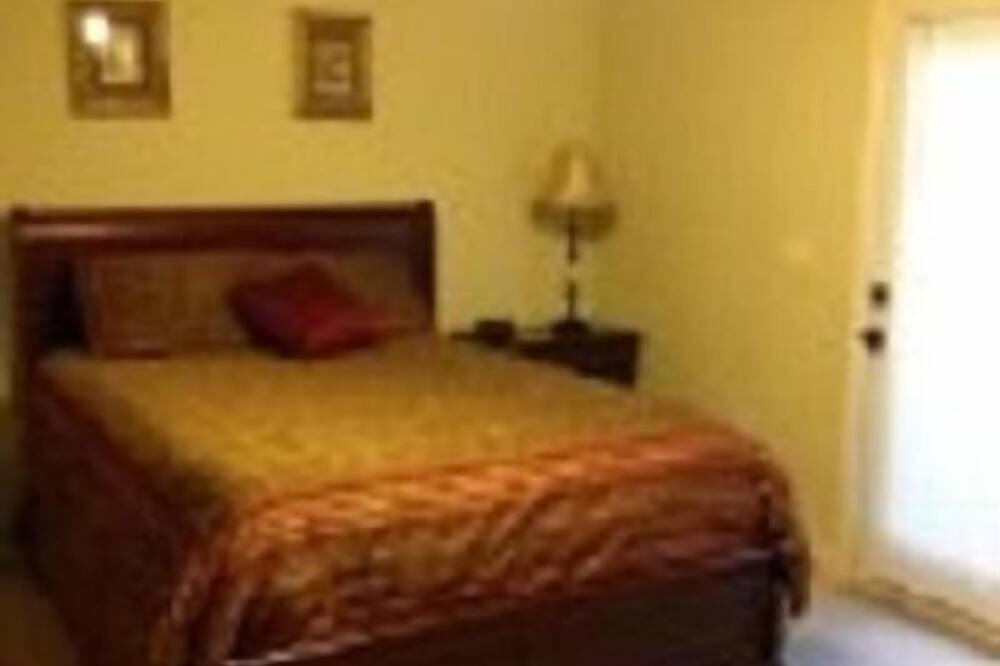 Photo of Bedroom in Counce