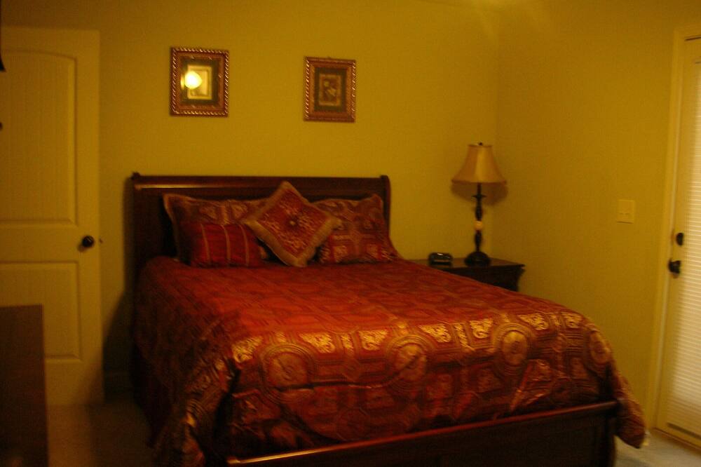 Photo of Bedroom in Counce