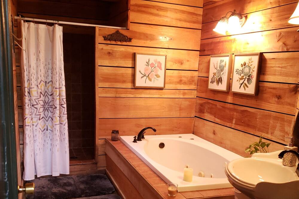 Photo of Bathroom in Heber Springs