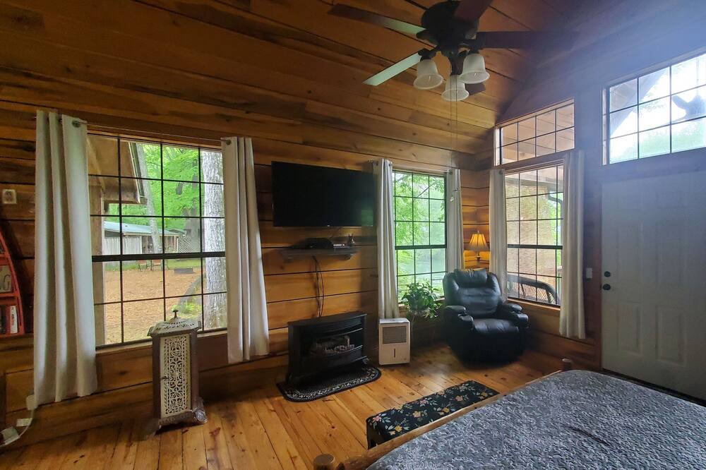 Photo of Bedroom in Heber Springs