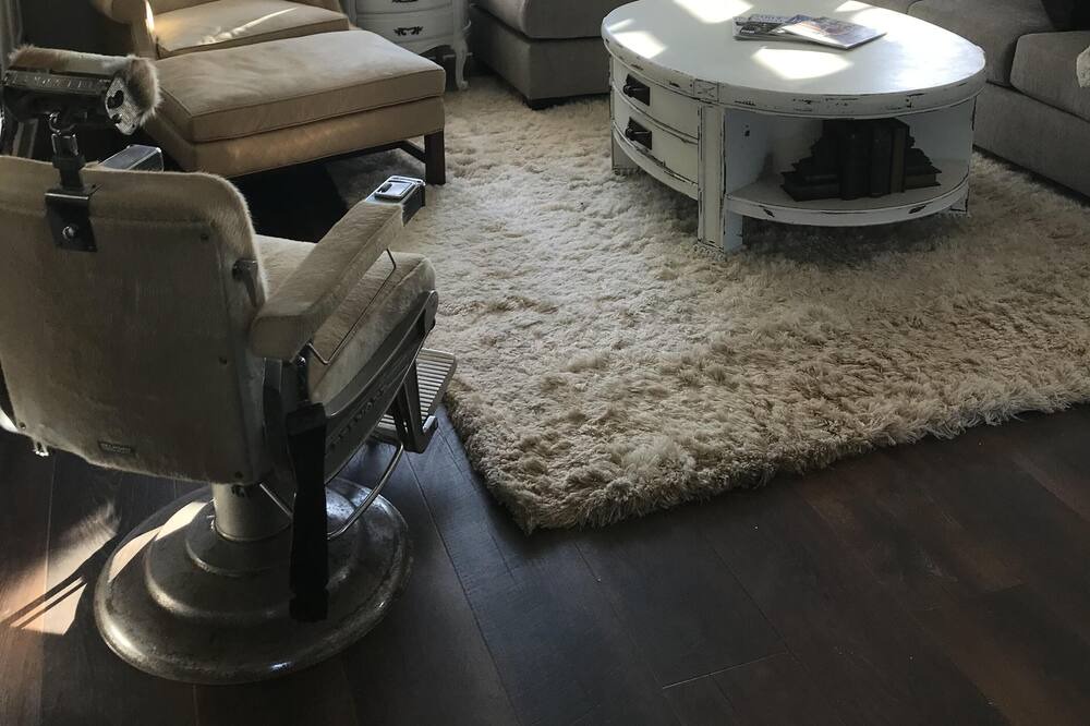 Photo of Livingroom in Kingston