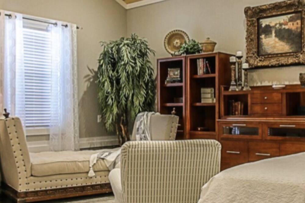 Photo of Livingroom in Kingston