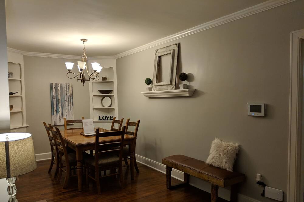 Photo of Livingroom in Capital View