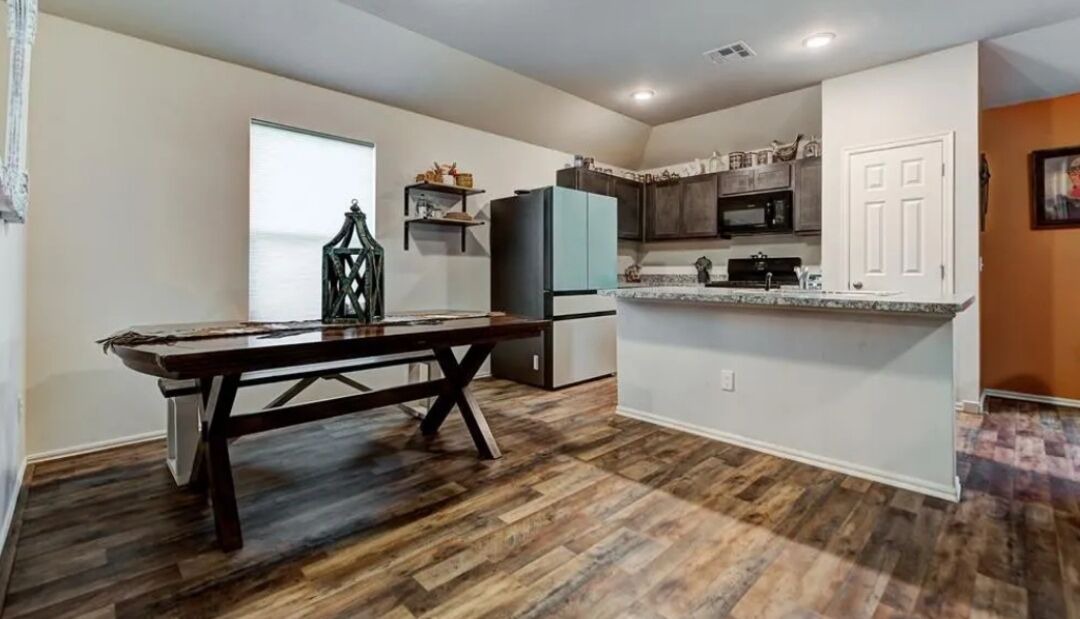 Photo of Kitchen in Mustang