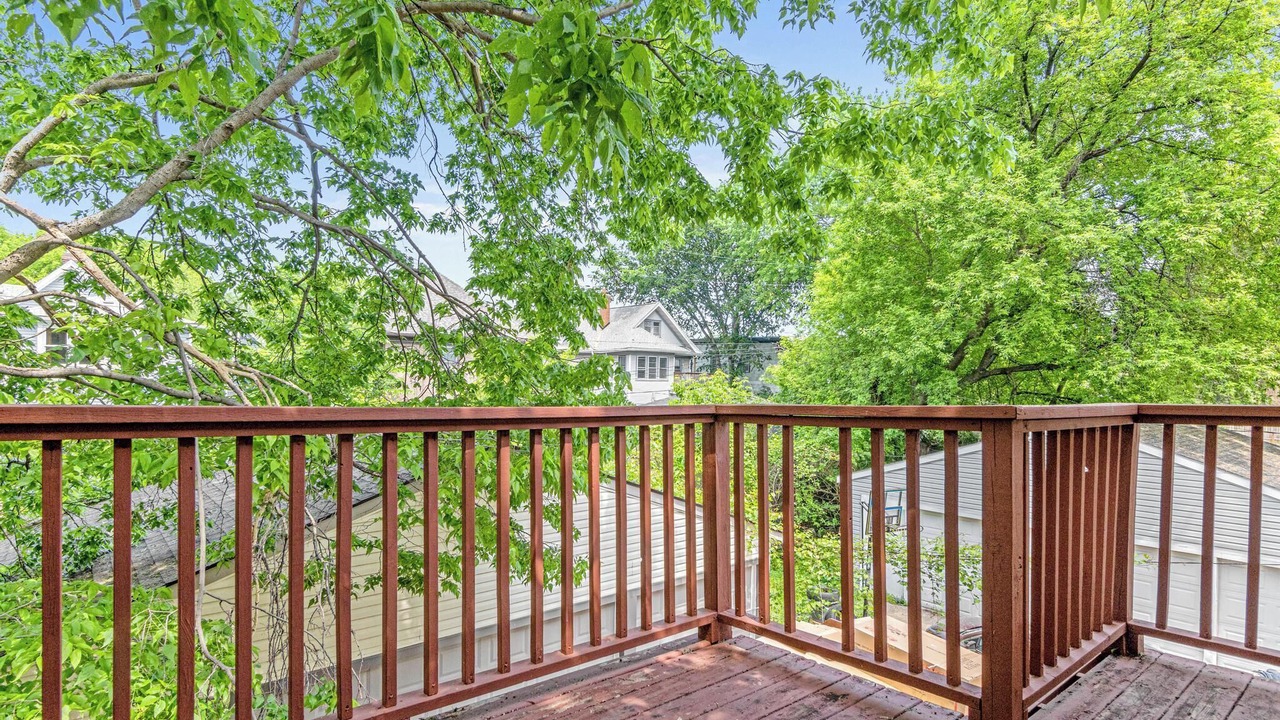 Photo of Outdoor in Merriam Park