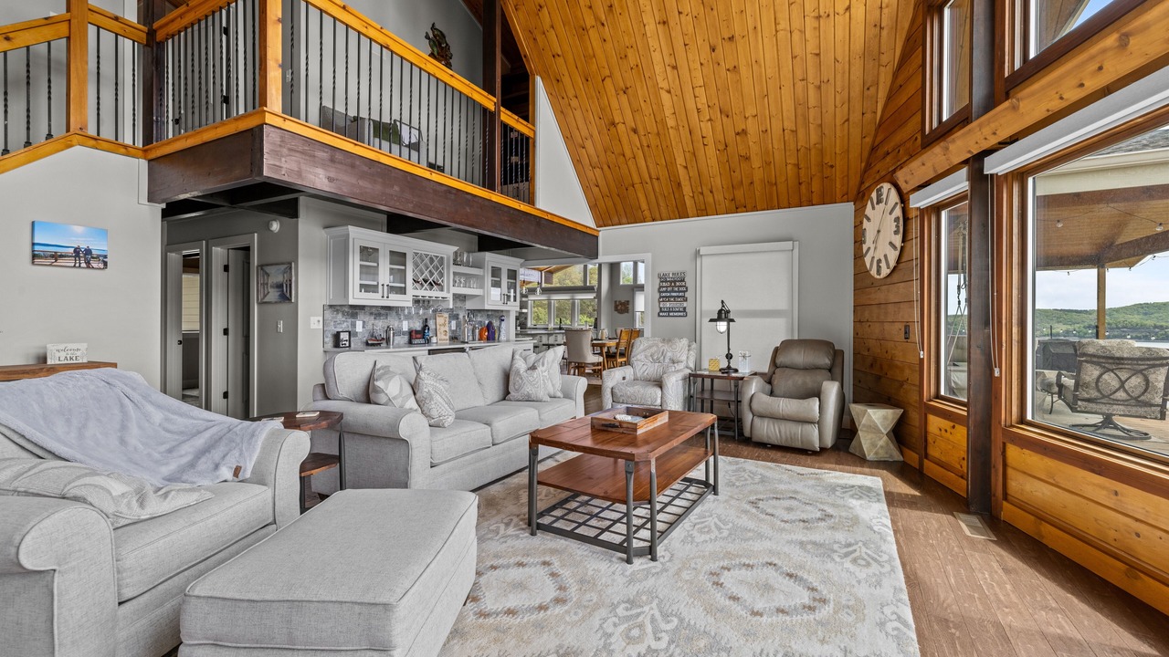 Photo of Livingroom in Garfield
