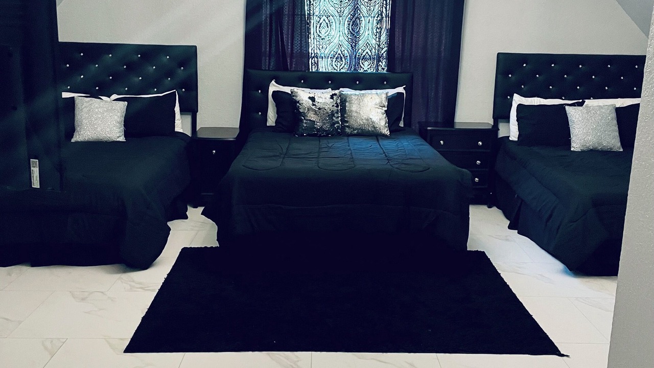 Photo of Livingroom in Mid America