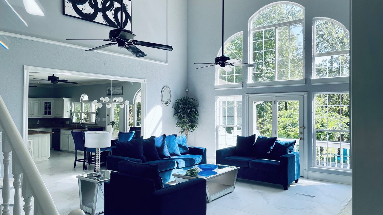 Photo of Livingroom in Mid America