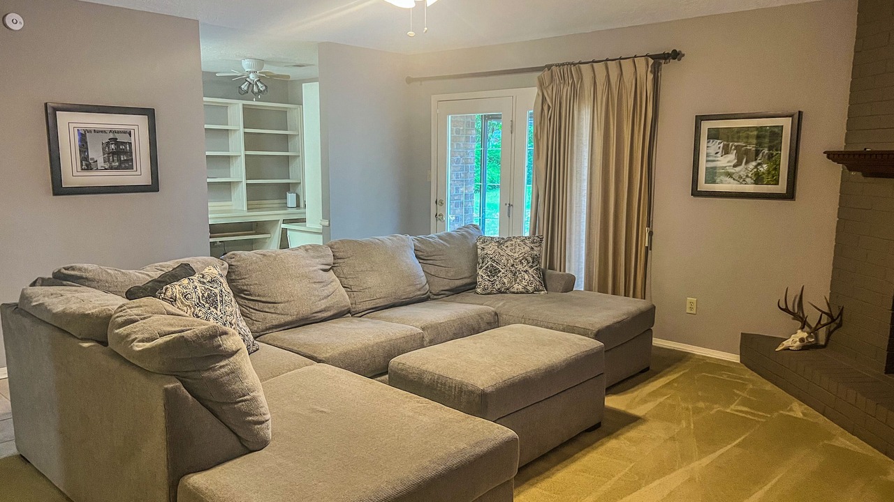 Photo of Livingroom in Van Buren