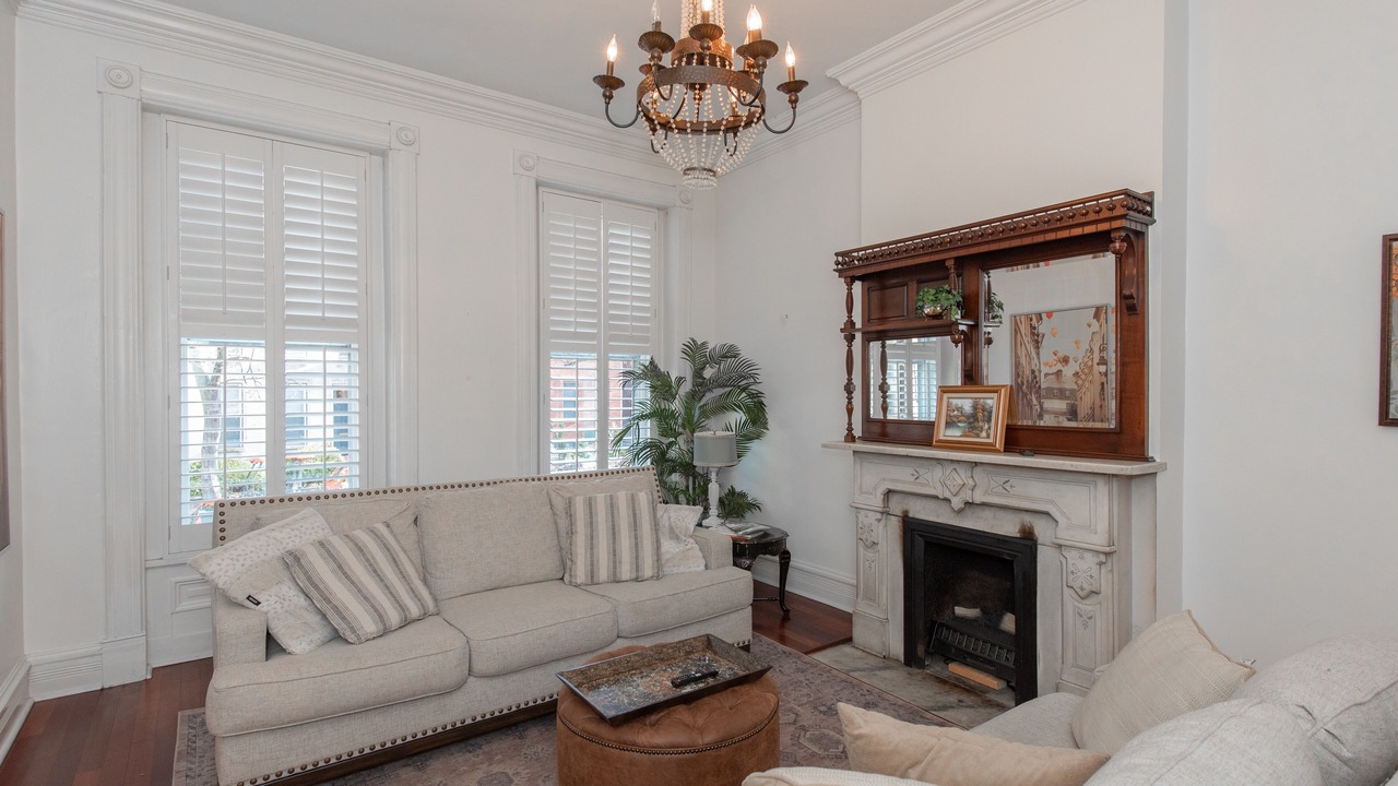 Photo of Livingroom in Lafayette Square