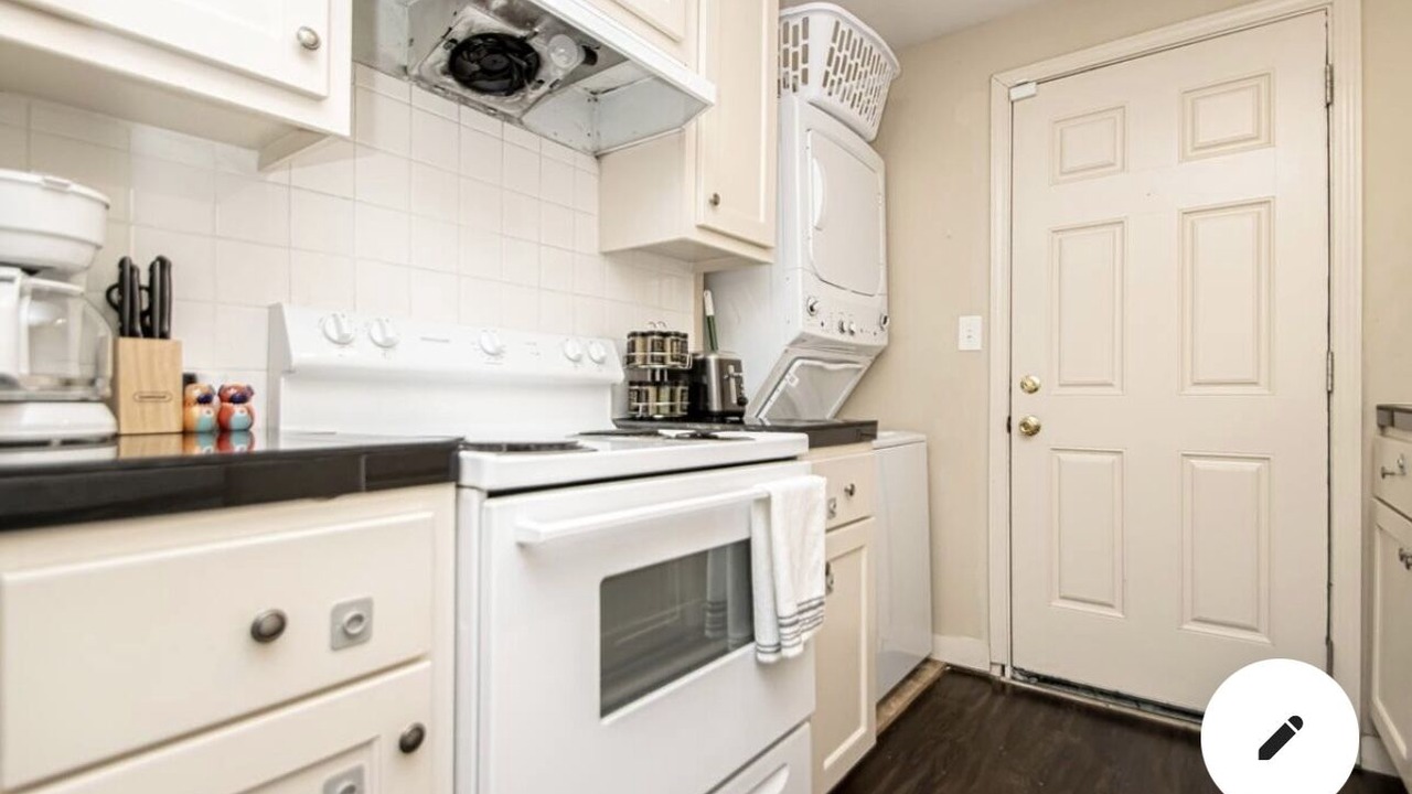 Photo of Kitchen in Capital View