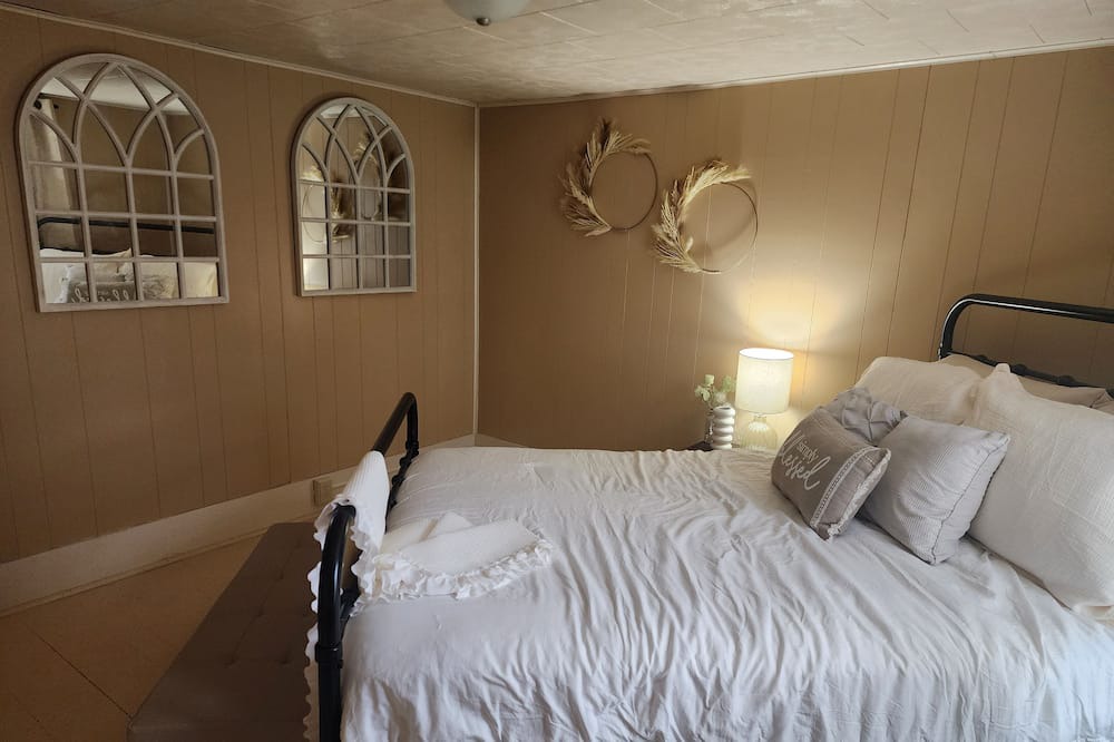 Photo of Bedroom in Crocker
