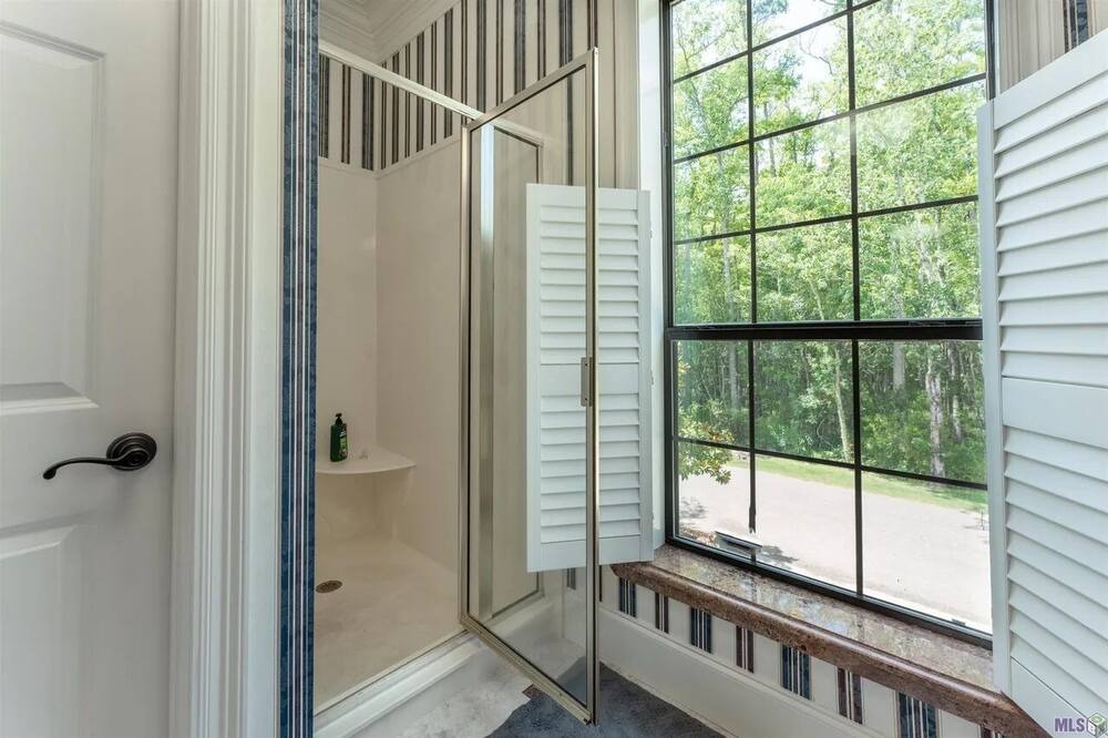 Photo of Bathroom in Maurepas