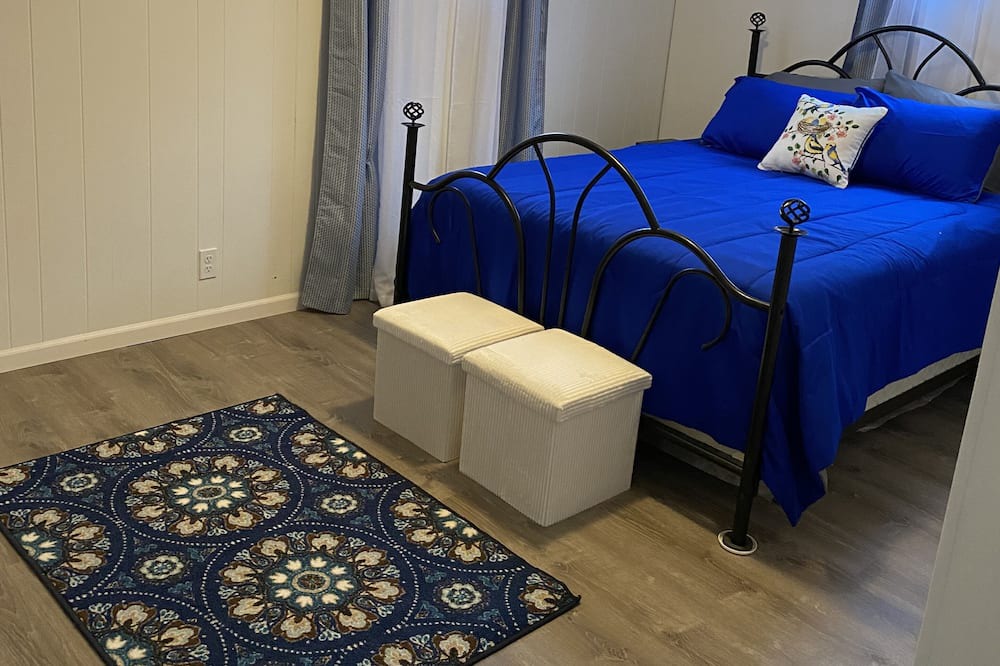Photo of Bedroom in Sunrise Beach
