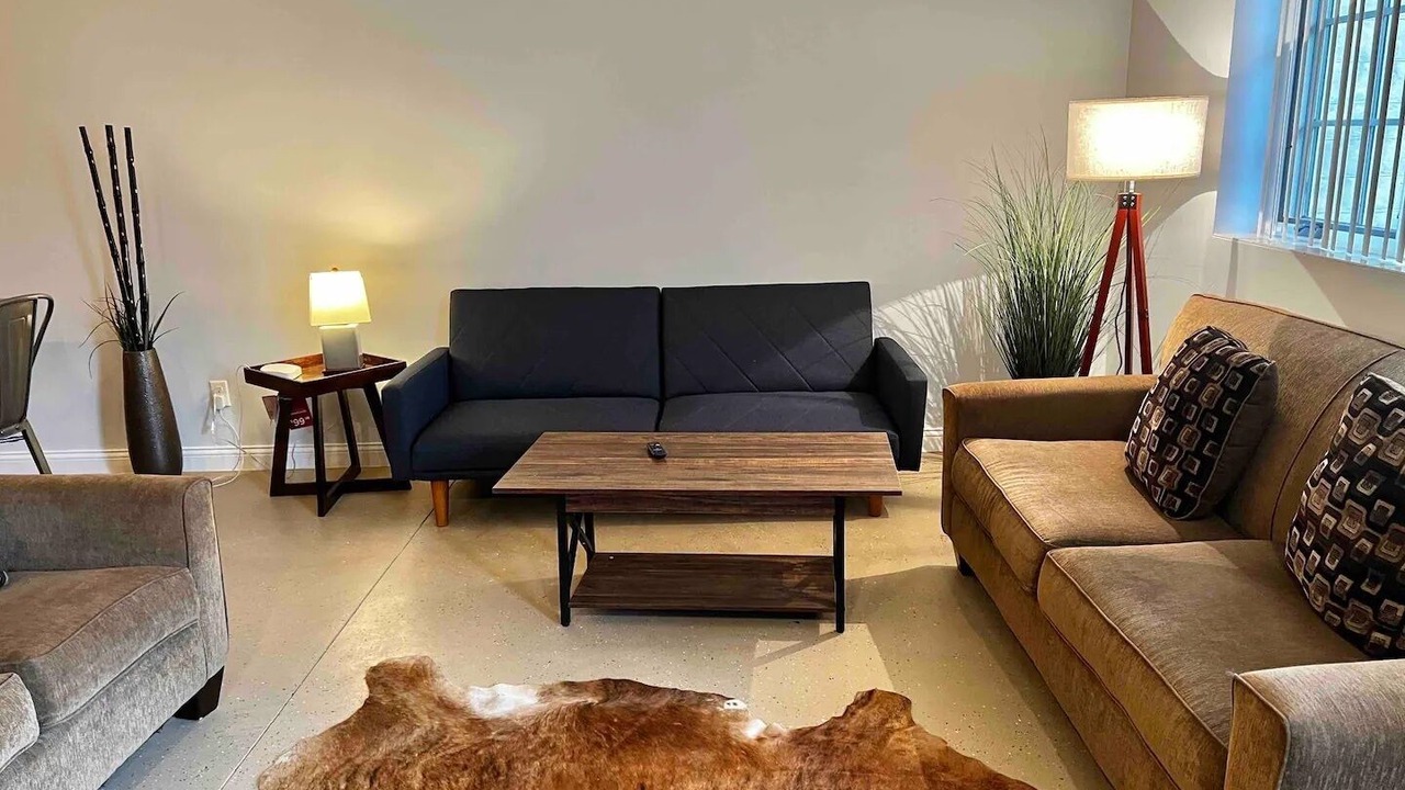 Photo of Livingroom in Lansing