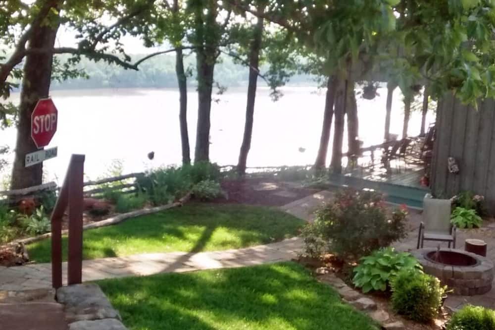 Photo of Outdoor in Treloar