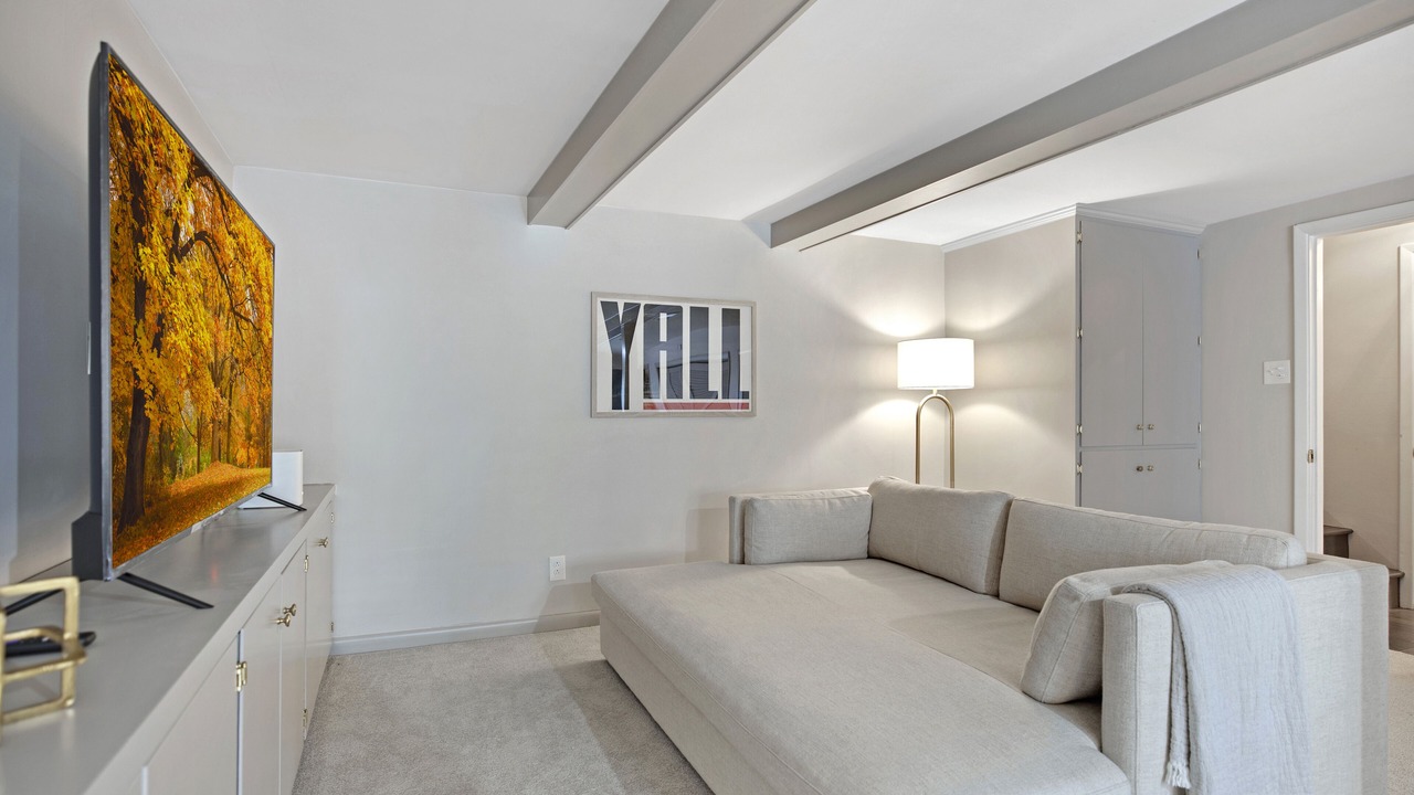 Photo of Livingroom in River Mountain