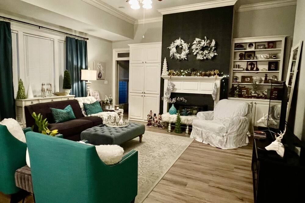 Photo of Livingroom in Prairieville