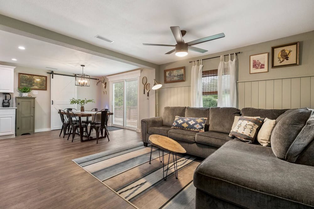 Photo of Livingroom in Rogers