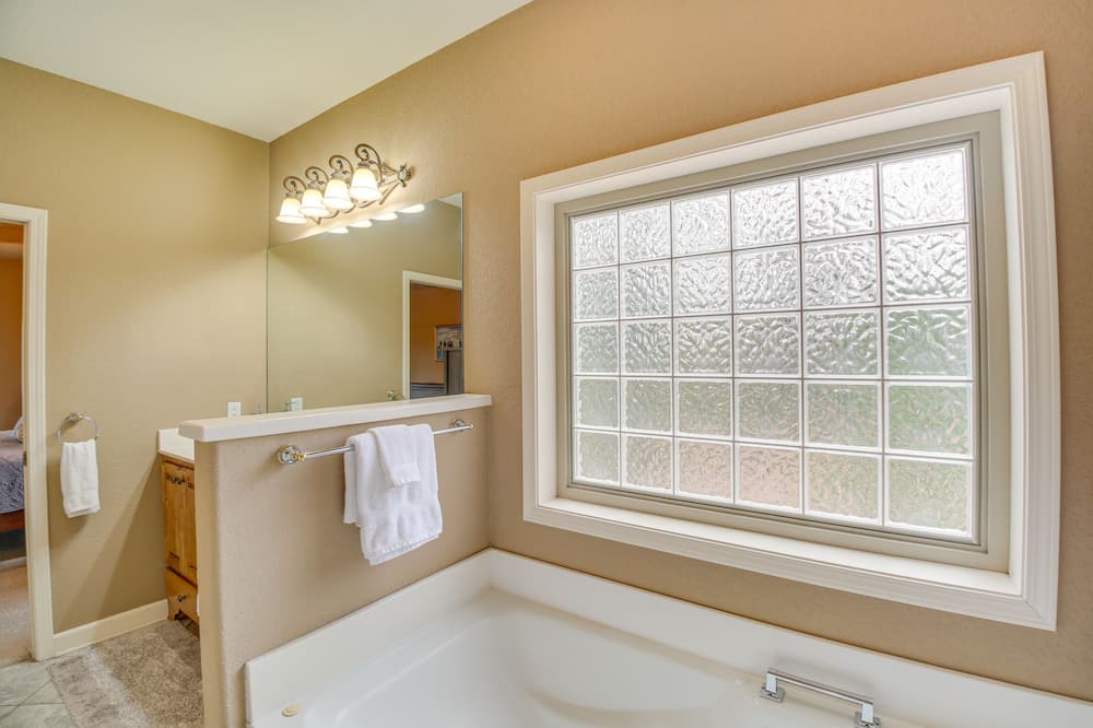 Photo of Bathroom in Hot Springs Village