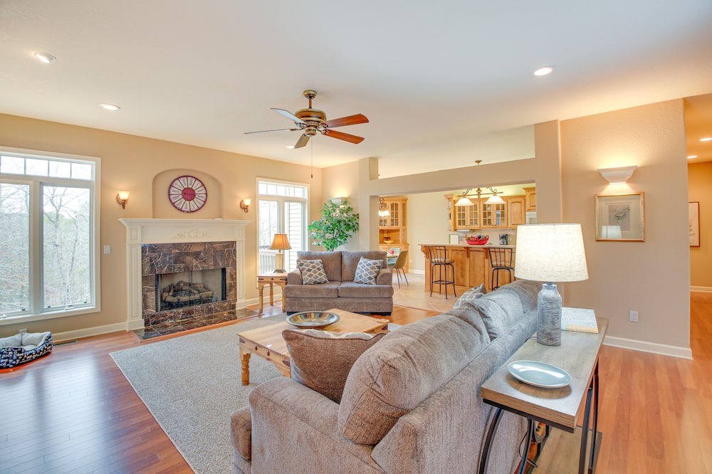 Photo of Livingroom in Hot Springs Village