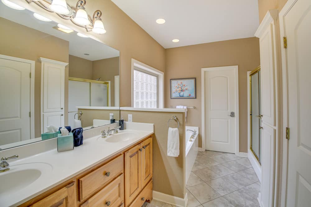 Photo of Bathroom in Hot Springs Village