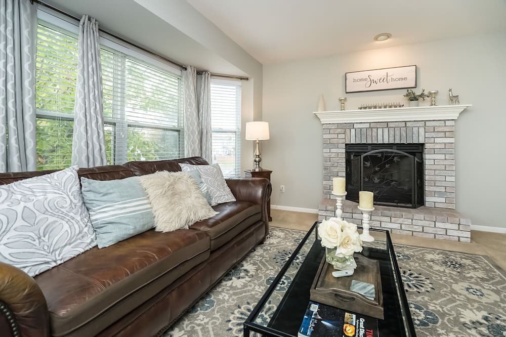 Photo of Livingroom in O'Fallon