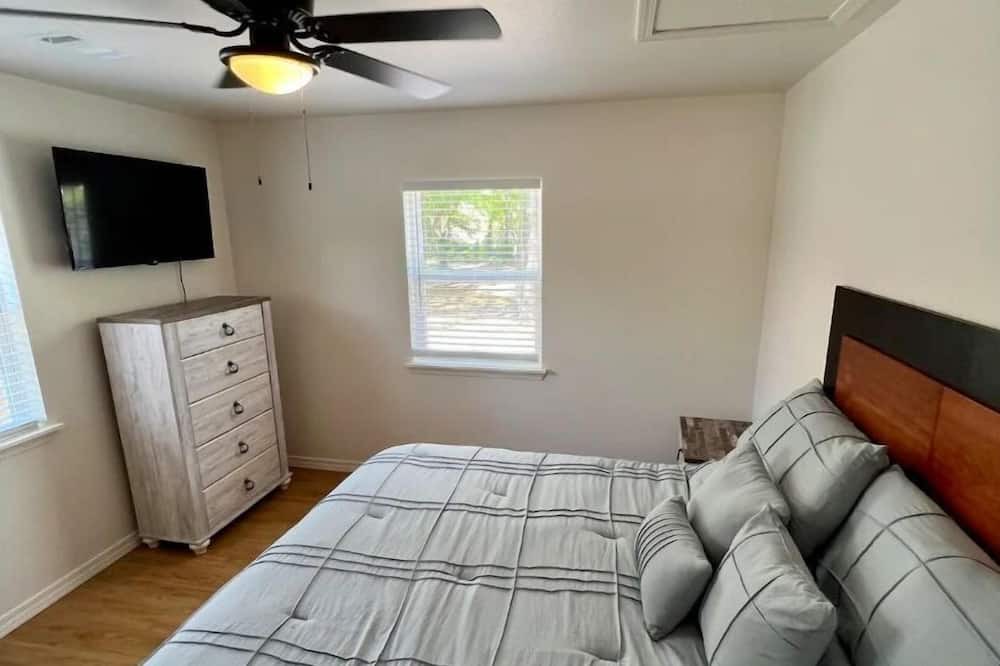 Photo of Bedroom in Hardy