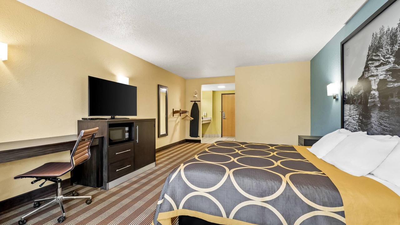 Photo of Bedroom in Osseo